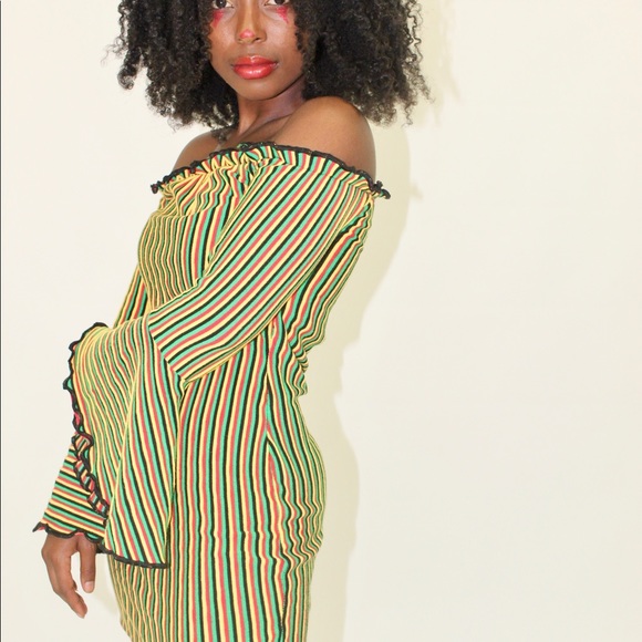 Off the Shoulder Dress - Picture 2 of 5